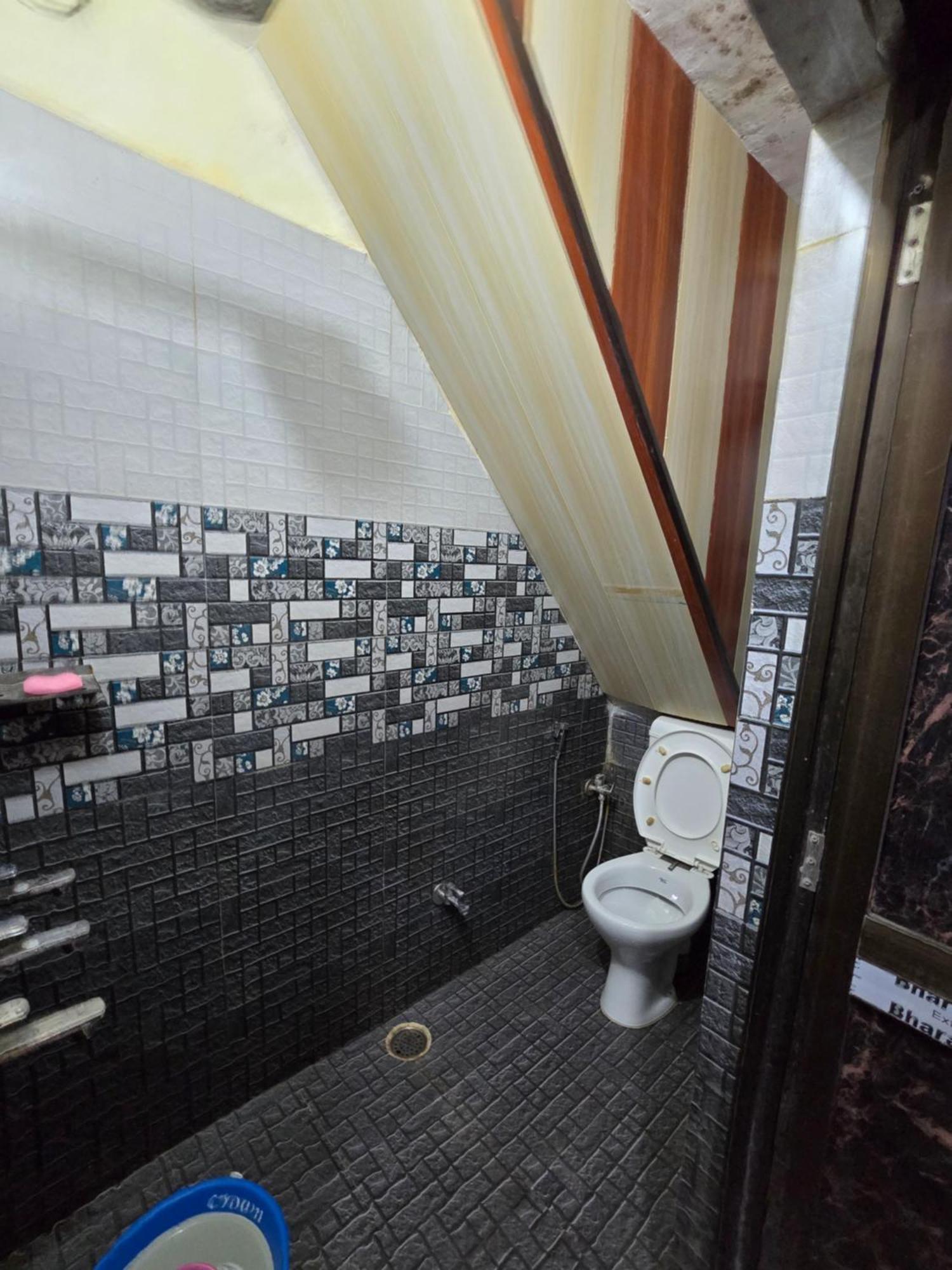 Ramlala Paying Guest House Stay Just 100M From Saryu Ghat, Ayodhya Buitenkant foto