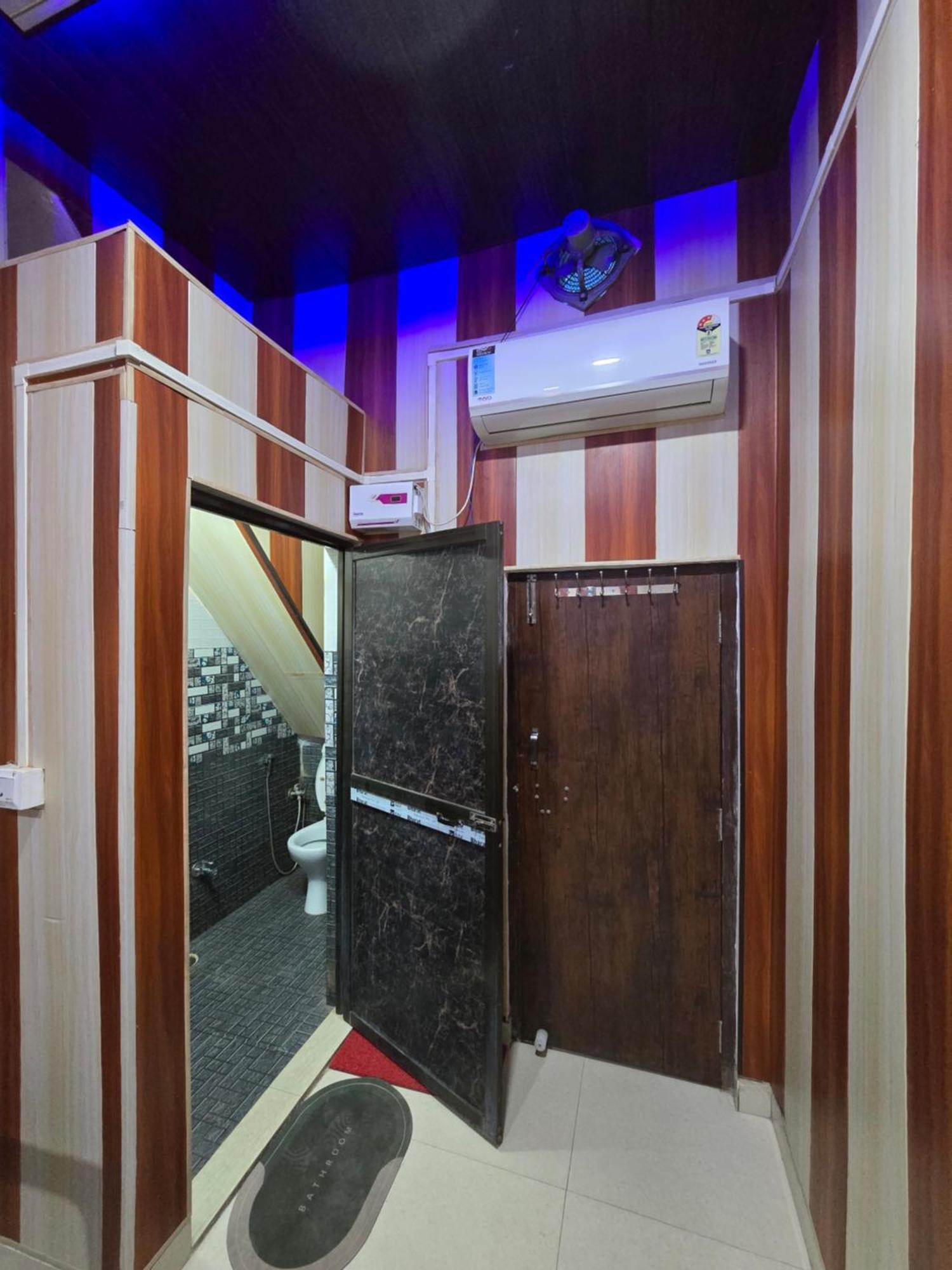 Ramlala Paying Guest House Stay Just 100M From Saryu Ghat, Ayodhya Buitenkant foto